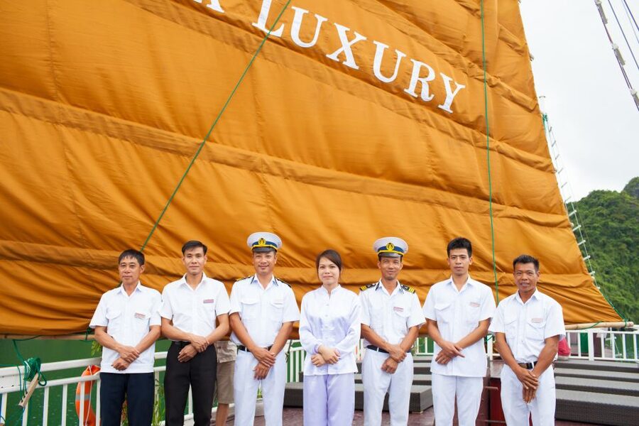 From Hanoi: Halong Explorer 3-Day Deluxe Cruise - Day three: Sung Sot Cave and the return to Hanoi