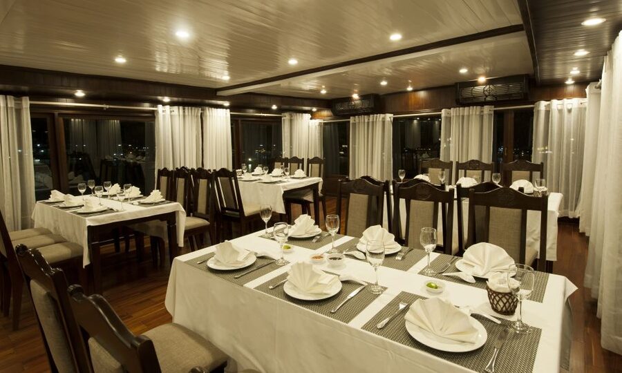 From Hanoi: Halong Explorer 3-Day Deluxe Cruise - What the crowds mean for your experience