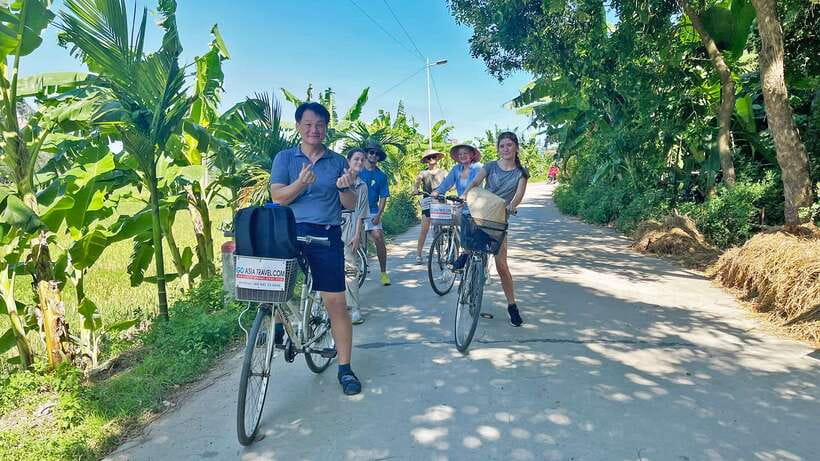 From Hanoi: Hoa Lu/Bai Dinh-Tam Coc/Trang An-Mua Cave Tours - Mua Cave and the Ngoa Long Mountain climb