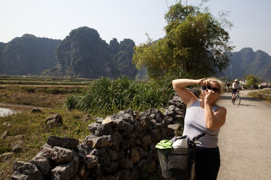 From Hanoi: Hoa Lu & Tam Coc with Buffet lunch & Cycling - Key points at a glance