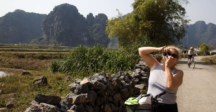 From Hanoi: Hoa Lu & Tam Coc with Buffet lunch & Cycling - Buffet lunch in Tam Coc