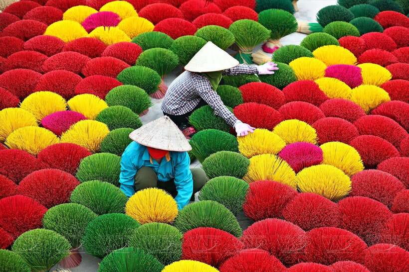 From Hanoi: Incense Village & Train Street Small Group Tour - Coffee beside Hanoi’s Train Street