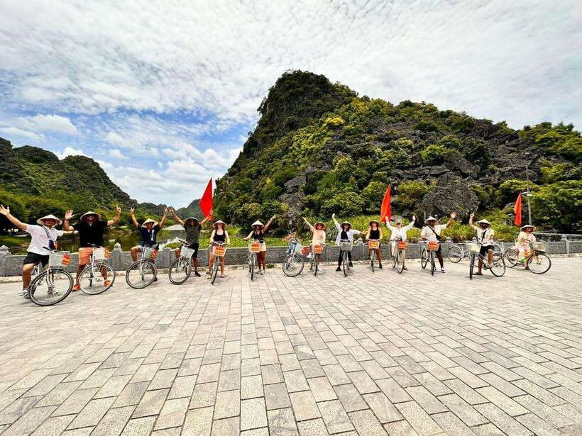 From Hanoi: Ninh Binh, Hoa Lu, Tam Coc, & Mua Cave Day-Trip - The key points at a glance