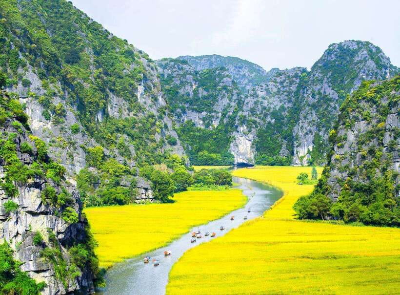 From Hanoi: Ninh Binh- Hoa Lu-Tam Coc- Mua Cave- Highlight - The early limousine ride from Hanoi