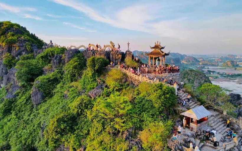 From Hanoi/NinhBinh: HoaLu-Bai Din- TrangAn- MuaCave-BichDon - The day at a glance: pickup between 8:00 and 9:00