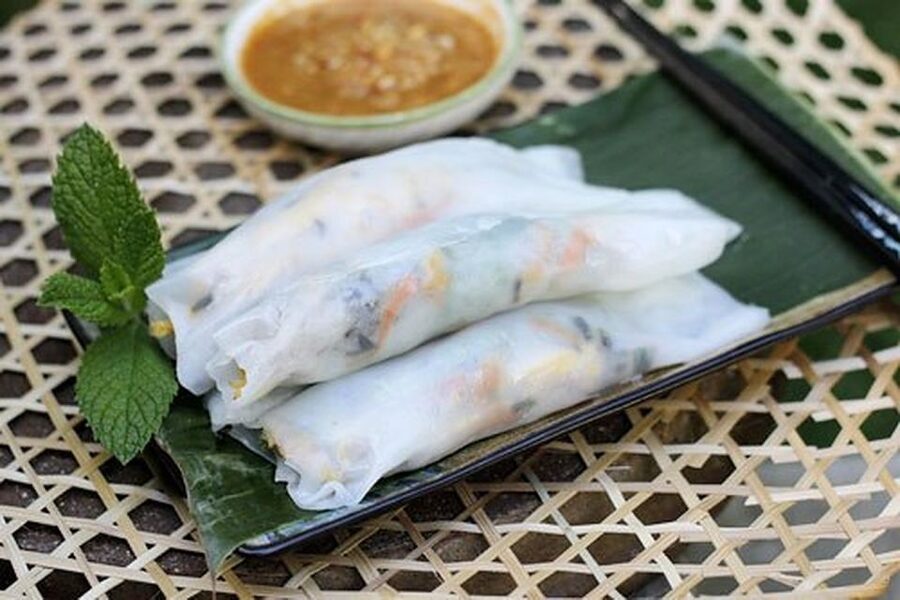 From Hanoi: Old Quarter Vegetarian Food Tour - Dumplings, donuts, and steamed rice rolls