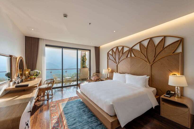 From Hanoi: Premium 2-Day Sapa Adventure with DCAR Limousine - Choosing between homestay, bungalow, and hotel