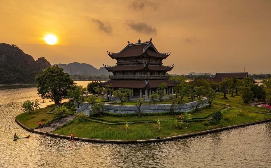 From Hanoi: Trang An Eco-tourism -Bai Dinh pagoda & Mua Cave - Bai Dinh Pagoda and its enormous scale