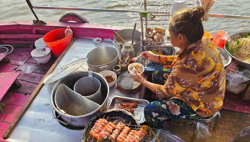 From HCM: Mekong Delta Can Tho Floating Market 2-Day Tour - Day 2: Cai Rang Floating Market at first light