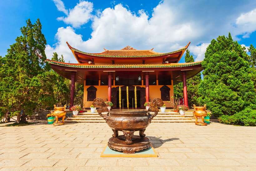 From Nha Trang: Best Seller Top Site Luxury Da Lat City Trip - Truc Lam Temple, flowers, and the optional cable car