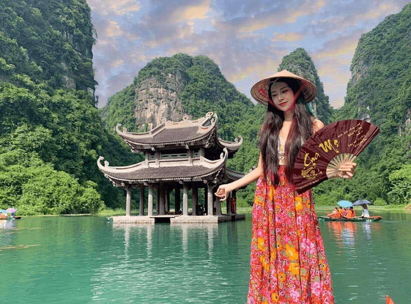 From Ninh Binh: Hoa Lu, Bai Dinh, Trang An, & Mua Cave Tour - The 500 steps at Mua Cave