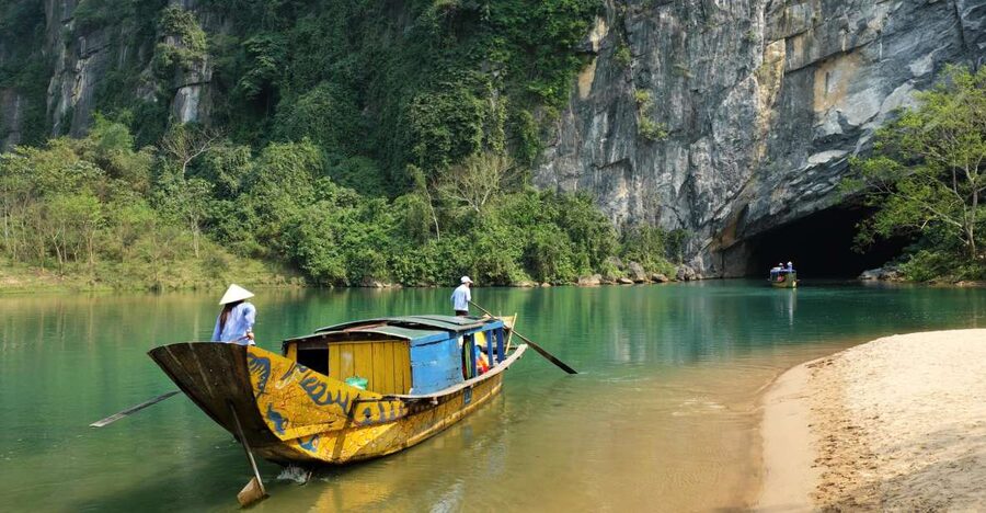 From Phong Nha/Dong Hoi: Paradise and Phong Nha Cave Tour - Paradise Cave: A Walk Through Dry Stone