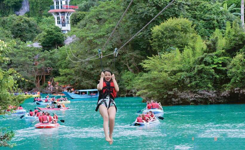 From Phong Nha/DongHoi: Paradise Cave and Zipline Dark Cave - Paradise Cave: a calm start underground
