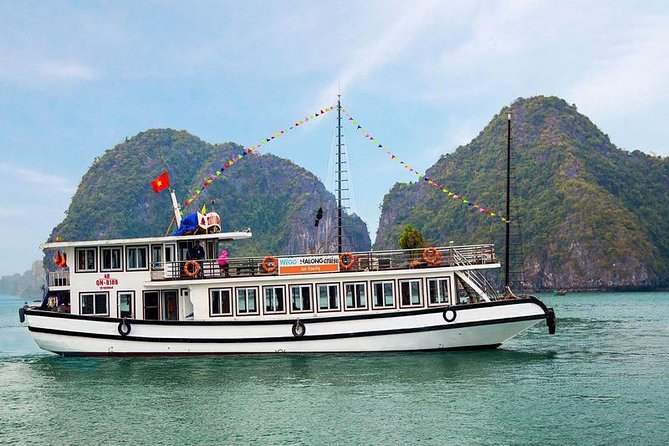 Full Day-All Inclusive: Halong Bay-Lan Ha Bay-Bai Tu Long Bay - Kayaking around Cua Van Floating Village