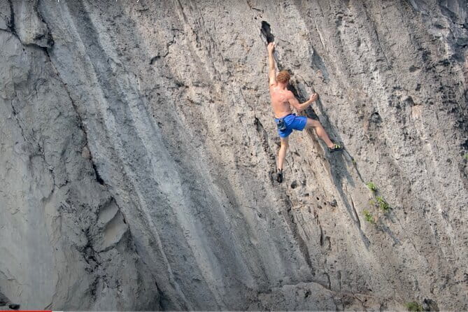 Full day deep water soloing - Kayaking in Cat Ba - Ha Long Bay. - Why this Cat Ba day trip is different