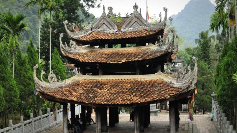 Full-Day Perfume Pagoda Private or Small-Group Tour - Lunch at the mountain base