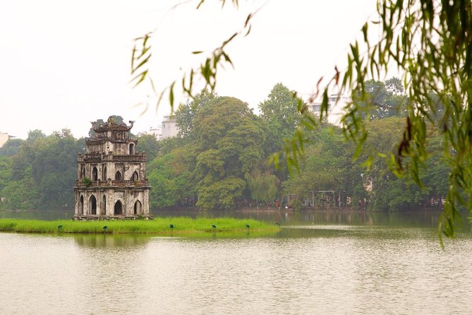 Full-day Private Hanoi Sightseeing Tailored on request - A short look at Hanoi’s railway corridor