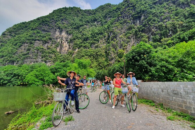 Full-Day Tour Hoa Lu, Tam Coc Boat Trip and Mua Cave - Who should book this Ninh Binh day trip?