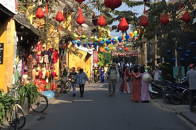 Guided Tour to Marble Mountains & Hoi An Walking Tour , Night Market, Boat Ride - The sampan ride and lantern-lit river