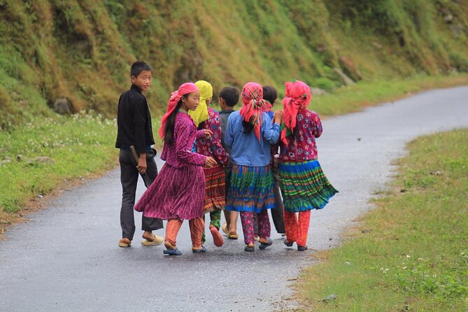 Ha Giang Loop 3 days and 2 nights Motorbike Tour with Easy rider - Ma Pi Leng Pass and the Nho Que River