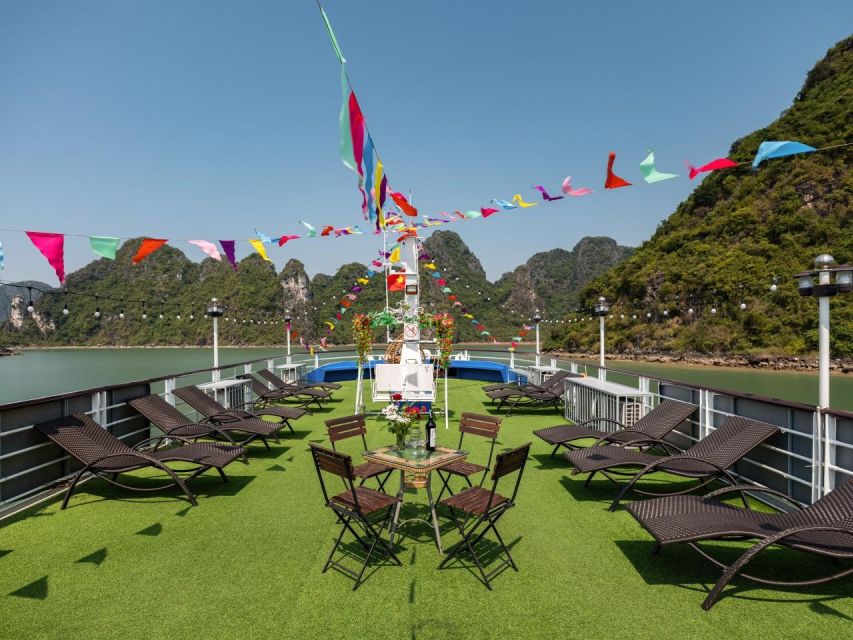 Ha Long: Afternoon Cruise with Lunch, Kayaking, and Swimming - Titop Island for the view and a swim