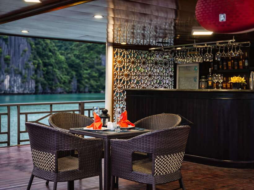 Ha Long Bay: 2-Day Tour with La Pandora Boutique Cruise - Kayaking and swimming in Lan Ha Bay