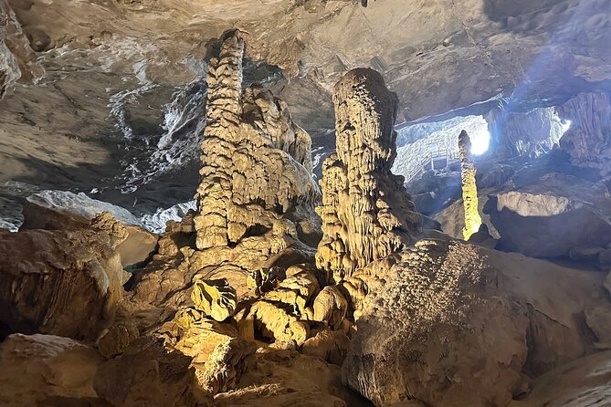 Ha Long Bay Cruise Day Tour - Cave, Kayaking, Swimming & Lunch - Kayaking Through Hang Luon Cave