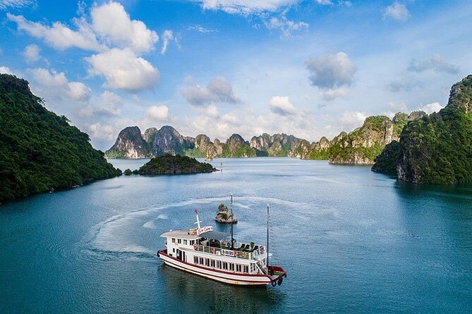 Ha Long Bay Six Hours Trip Kayaking & Swimming on Beach - What this Ha Long Bay day trip actually offers