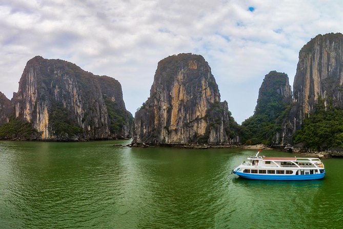 Ha Long Bay Six Hours Trip Kayaking & Swimming on Beach - Lunch on board, with Vietnamese and vegetarian choices