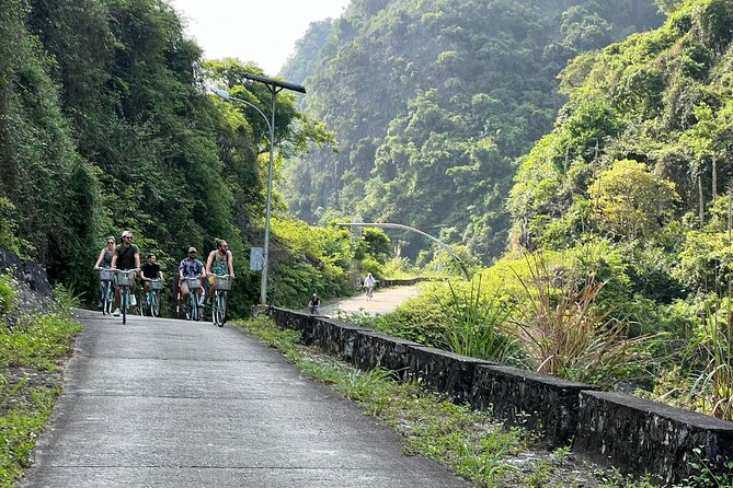 Ha noi: 3D- Halong, Lan ha bay classic cruise, Ninh Binh full day - Hoa Lu’s Royal Temples