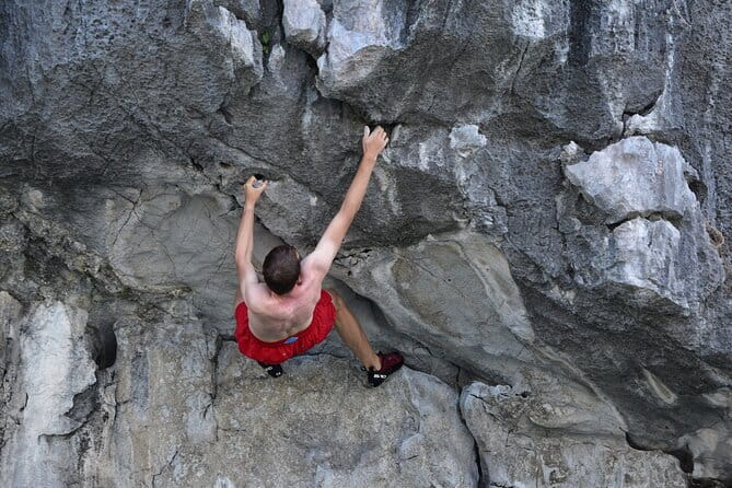 Half day Deep Water Solo - Warm water, cliff jumps, and the final 10 minutes