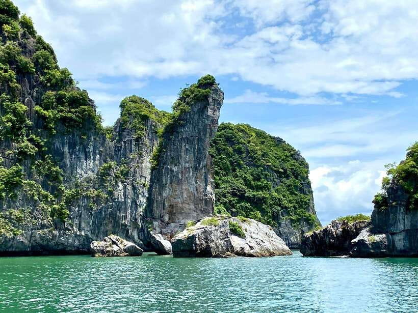 Half day Lan Ha Bay excursion ( 4 hours ): Kayaking, Snorkel - Swimming and snorkeling in quieter coves