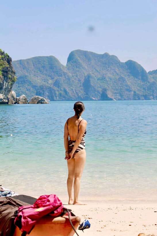 Half day Lan Ha Bay excursion ( 4 hours ): Kayaking, Snorkel - Kayaking through Cai Beo Floating Village