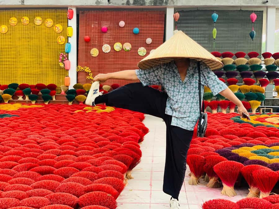 Half Day trip to Incense & Hat Villages with Train Street - Quang Phu Cau and the art of incense
