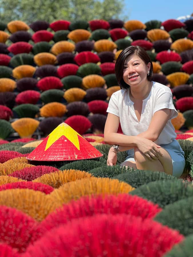 Half Day trip to Incense & Hat Villages with Train Street - The road from Hanoi to the craft villages