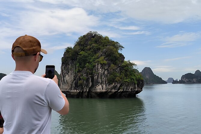 Halong & Bai Tu Long Luxury Day Tour - Fishing village & Kayak - The 7:00 a.m. pickup from Hanoi