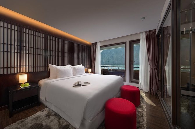 Halong Bay 2 Days 1 Night Cruise - Sunrise Tai Chi and breakfast on day two