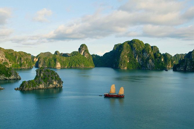 Halong Bay 2D1N BEST CRUISES All-Inclusive: Transfer, Meals, Kayak, Cave, Island - Choosing Between Halong, Bai Tu Long, and Lan Ha Bay