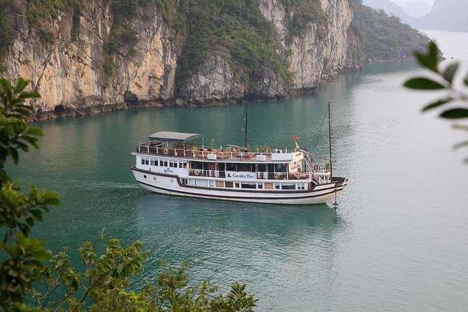 Halong Bay 2D1N BEST CRUISES All-Inclusive: Transfer, Meals, Kayak, Cave, Island - Sung Sot Cave and the Best Main Attraction