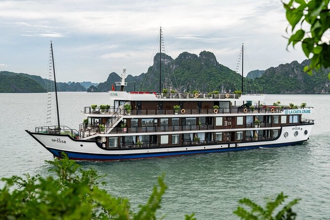 Halong Bay 2D1N Cruise multi options, transfer, swim and kayaking - Leaving Hanoi between 7:45 and 8:30