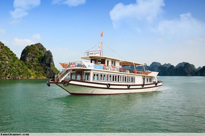 Halong Bay Cruise Luxury Full Day Tours - Caves, islands, and the compact itinerary