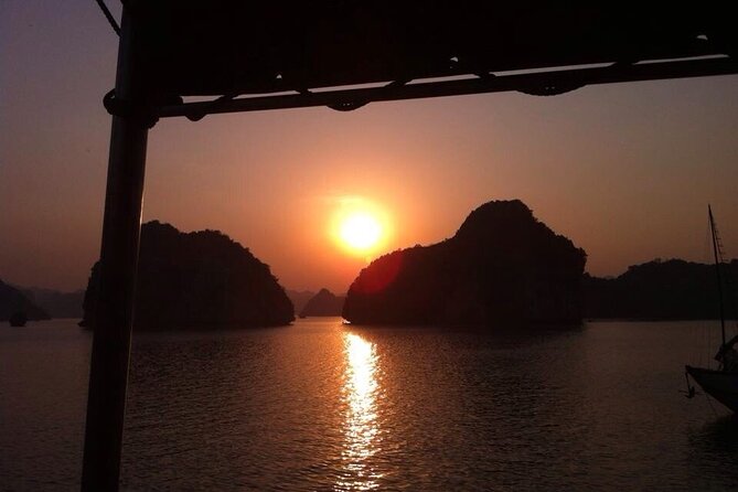 Halong Bay Cruise With Cave, Kayaking, Swimming - Buffet Lunch - Returning to the Harbor Around 4:30 pm