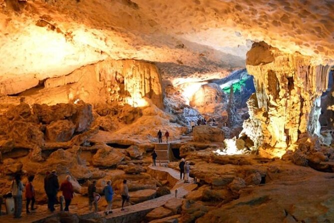 Halong Bay Day Tour By Diamond Era Cruise,Titop,Sung Sot & kayak - Guides can make or break the day