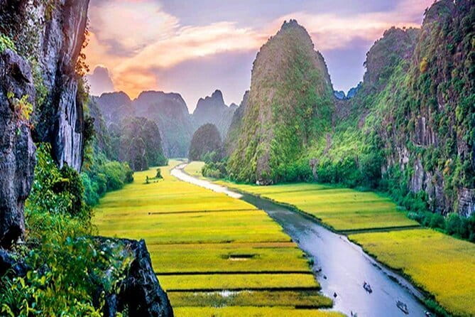 Halong Bay Day Tour Luxury Cruise With Jacuzzi and Buffet Lunch - Sunset party at 5 p.m.