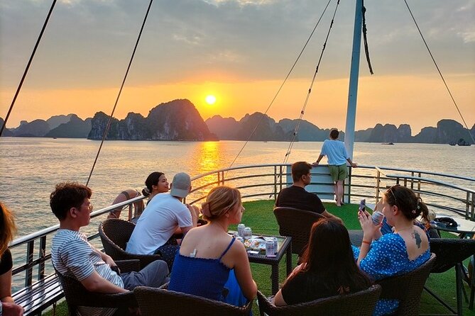 Halong Bay Day Trip 6hour: Buffet Lunch,Limousine bus,small group - Ti Top Island for a swim or a view