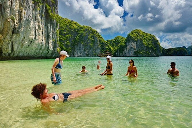 Halong Bay Day Trip 6hour: Buffet Lunch,Limousine bus,small group - Luon Cave by kayak or bamboo boat