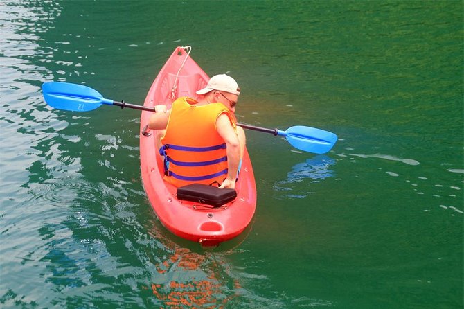 Halong bay Deluxe Cruise 2D/1N: Kayaking, swimming, Titop island & surprise cave - Cabin comfort and what $170 buys you