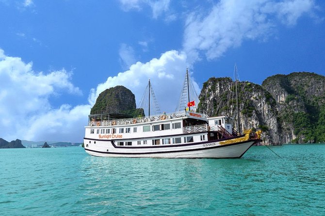 Halong bay Deluxe Cruise 2D/1N: Kayaking, swimming, Titop island & surprise cave - Lunch among the limestone islands