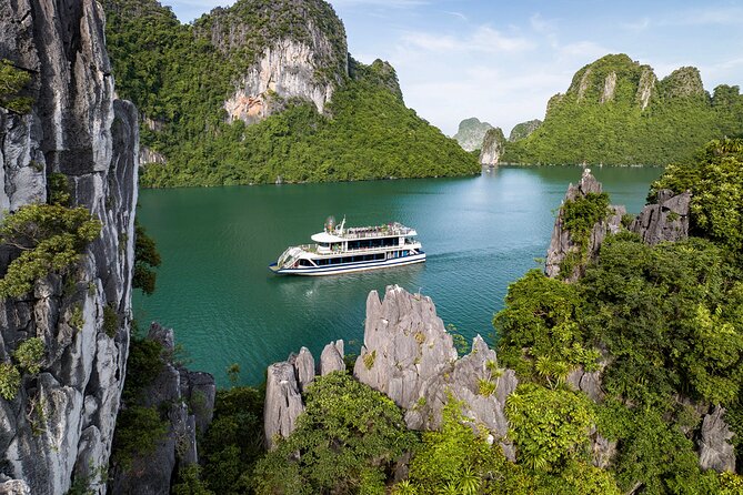 Halong Bay Luxury cruise Day trip: Buffet Lunch, Limousine bus - Why this day trip works for a short Hanoi visit