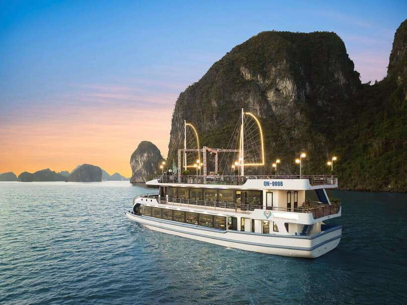 Halong Bay Luxury Cruise: Kayak&Swim,Cave, Party BEST SELLER - What to bring and what to expect onboard